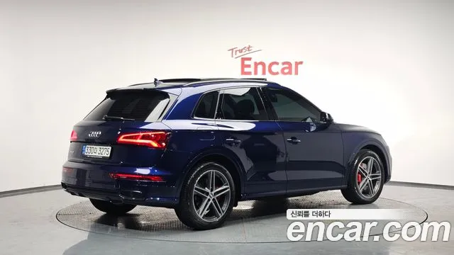 Audi SQ5 2020 — фото 1