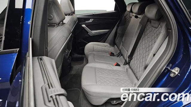Audi SQ5 2020 — фото 11