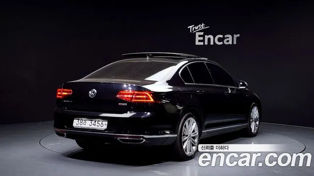 Volkswagen Passat 2018 — фото 2