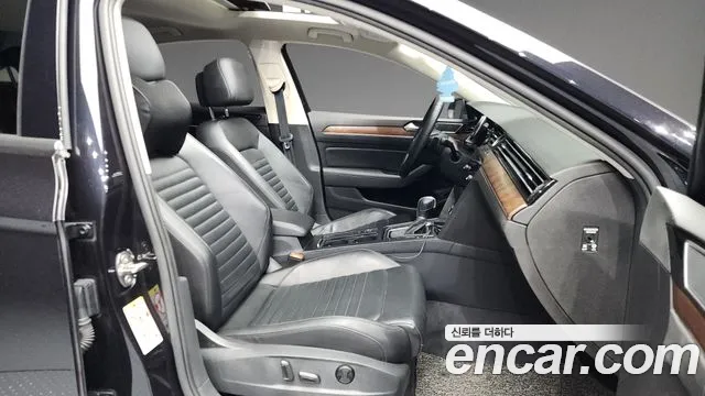 Volkswagen Passat 2018 — фото 11