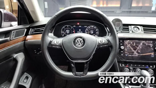 Volkswagen Passat 2018 — фото 13