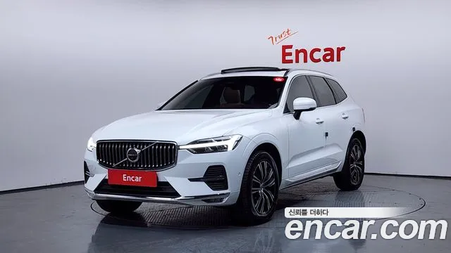 Volvo XC60 2022 — фото 1