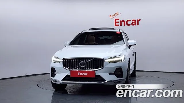 Volvo XC60 2022 — фото 3