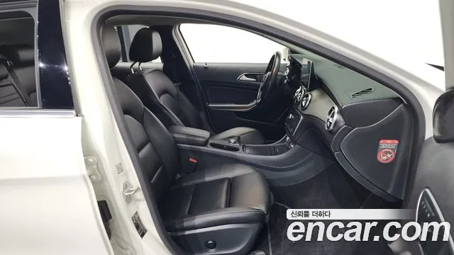 Mercedes-Benz GLA-Class 2016 — фото 11