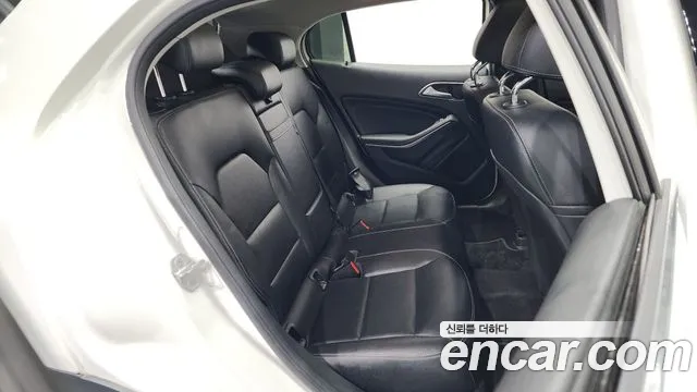 Mercedes-Benz GLA-Class 2016 — фото 12