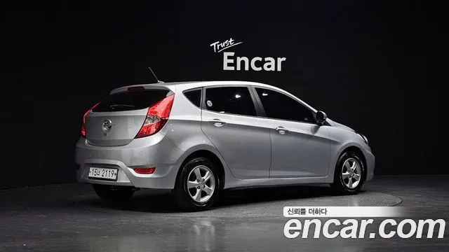 Hyundai Accent 2012 — фото 2