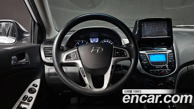 Hyundai Accent 2012 — фото 13