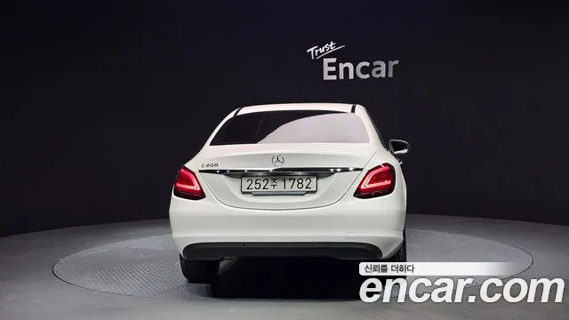 Mercedes-Benz C-Class 2019 — фото 4
