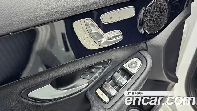 Mercedes-Benz C-Class 2019 — фото 12