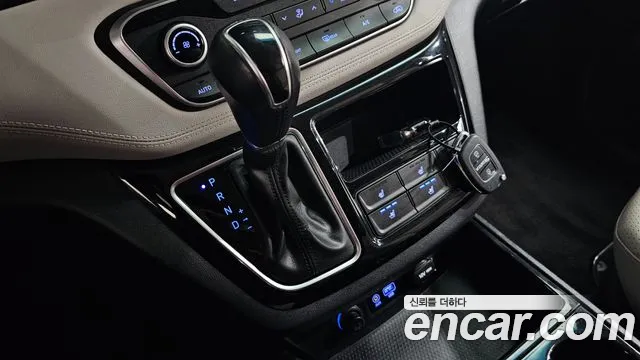 Hyundai Starex 2021 — фото 9