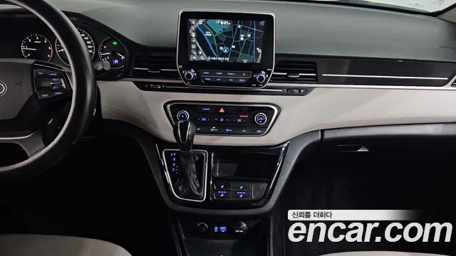 Hyundai Starex 2021 — фото 14