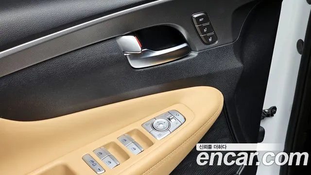 Hyundai Santafe 2023 — фото 18