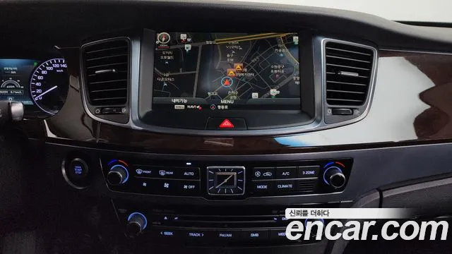 Hyundai Equus 2014 — фото 15