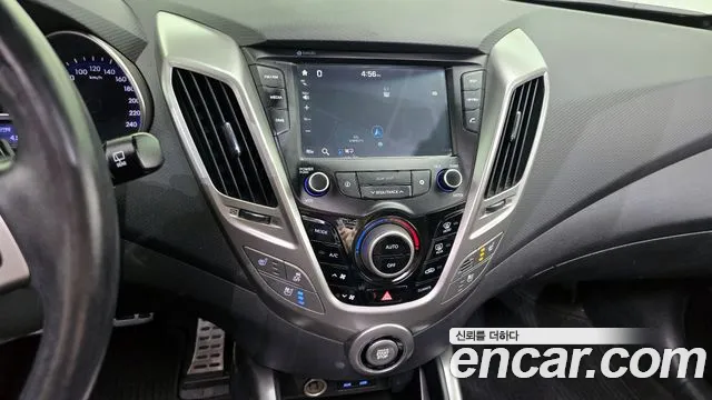 Hyundai Veloster 2017 — фото 16