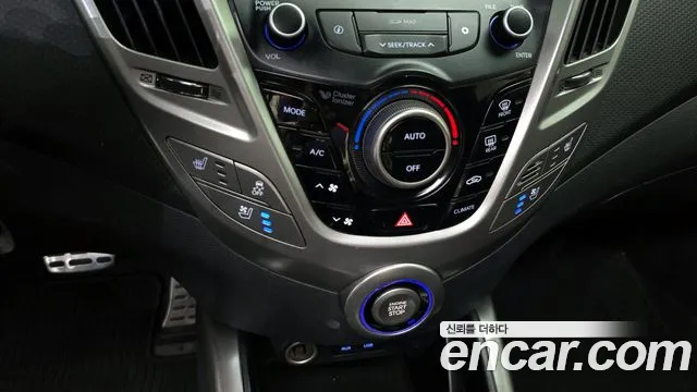 Hyundai Veloster 2017 — фото 18