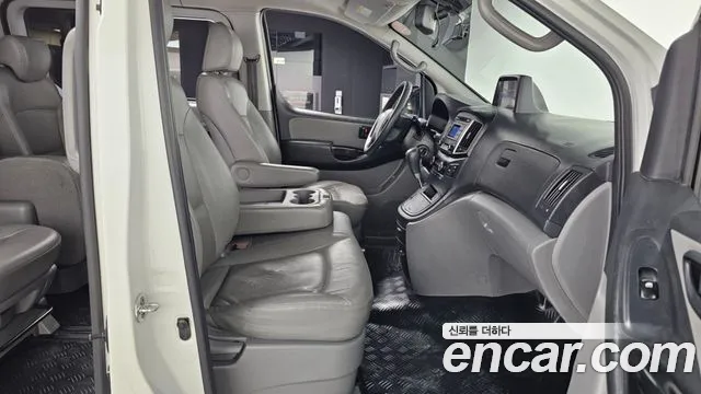 Hyundai Starex 2016 — фото 11
