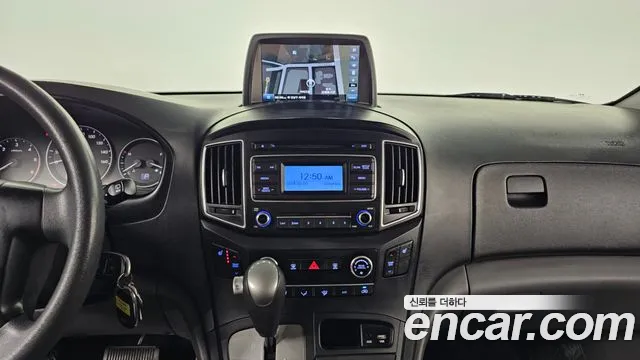 Hyundai Starex 2016 — фото 14
