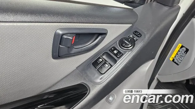 Hyundai Starex 2016 — фото 17
