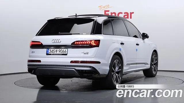 Audi Q7 2021 — фото 2