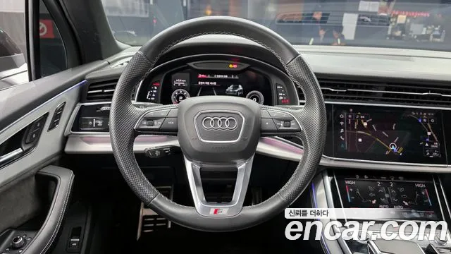 Audi Q7 2021 — фото 13