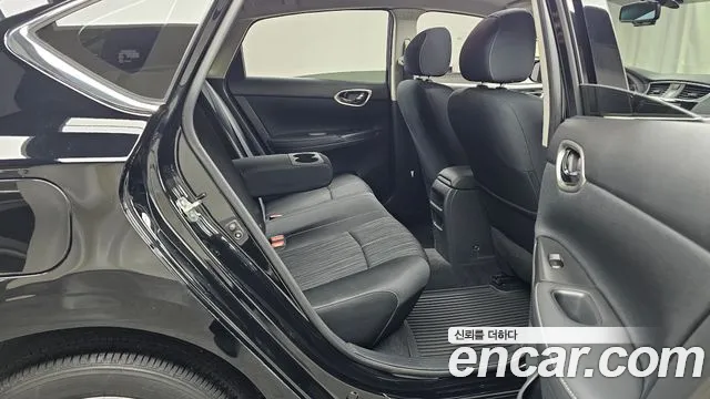 Nissan Sentra 2018 — фото 12