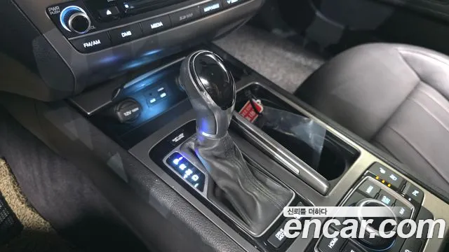 Hyundai Genesis 2016 — фото 9