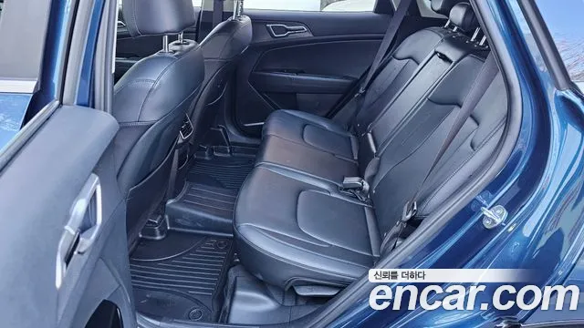 Kia Sportage 2023 — фото 12