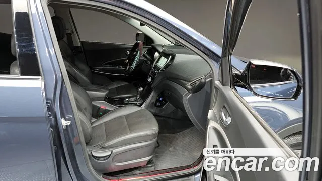 Hyundai Santafe 2018 — фото 12