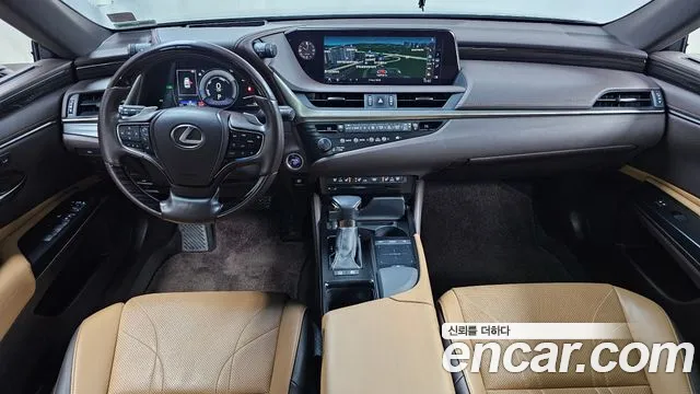 Lexus ES 2020 — фото 7