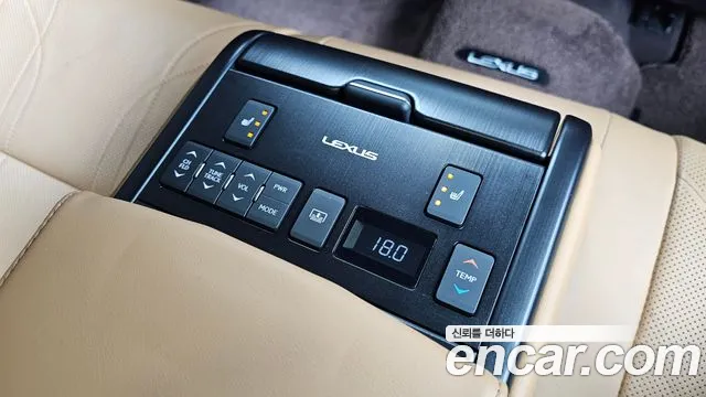 Lexus ES 2020 — фото 18