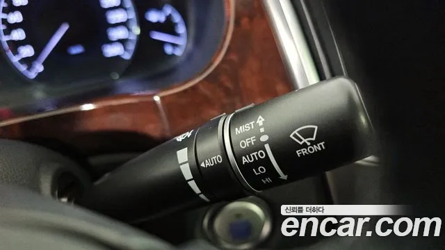 Hyundai Equus 2012 — фото 19