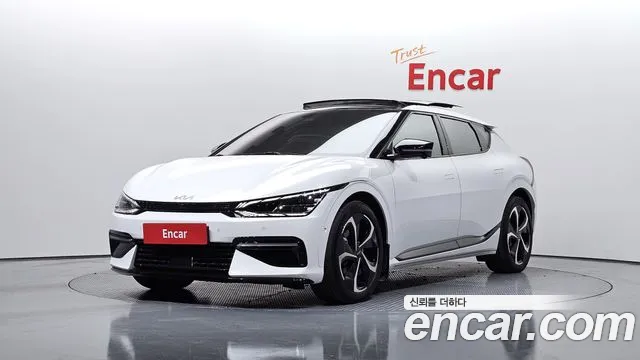 Kia EV6 2023 — фото 1