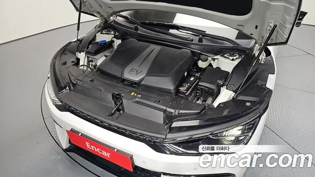Kia EV6 2023 — фото 6
