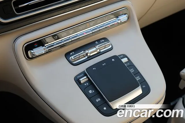 Mercedes-Benz V-Class 2025 — фото 12