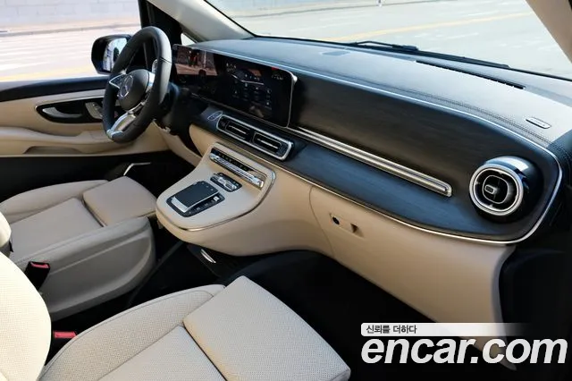Mercedes-Benz V-Class 2025 — фото 13