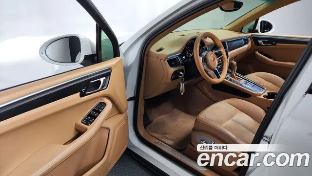 Porsche Macan 2015 — фото 10