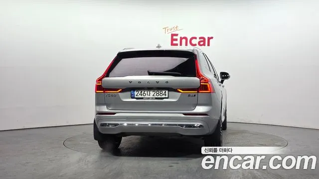 Volvo XC60 2023 — фото 4