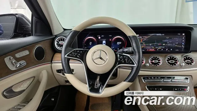Mercedes-Benz E-Class 2021 — фото 13