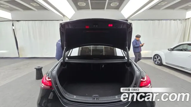 Mercedes-Benz E-Class 2021 — фото 20