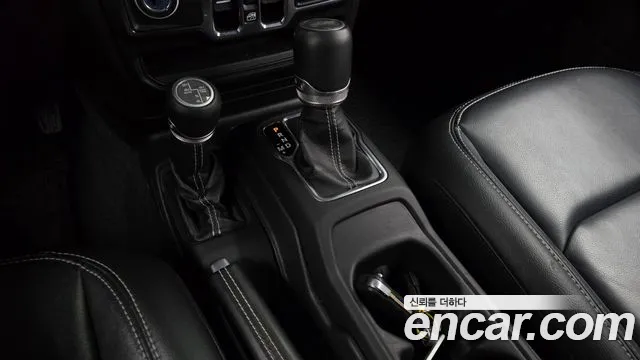 Jeep Wrangler 2022 — фото 9