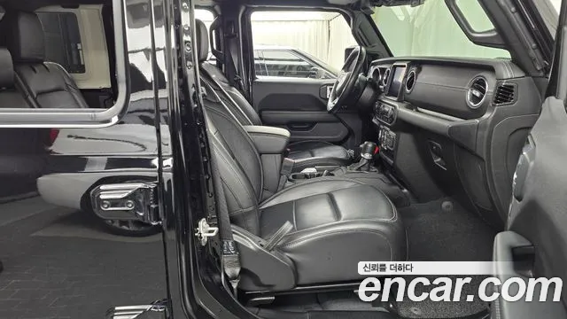 Jeep Wrangler 2022 — фото 11