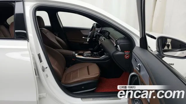Mercedes-Benz A-Class 2022 — фото 11