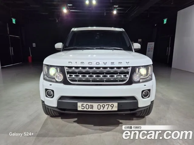 Land Rover Discovery 2016 — фото 1