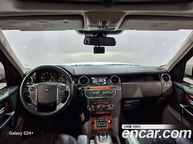 Land Rover Discovery 2016 — фото 10