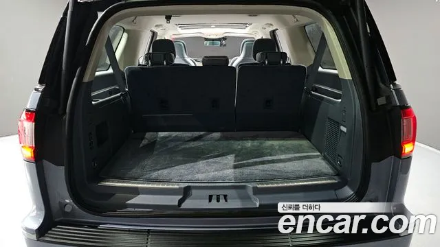 Lincoln Navigator 2018 — фото 20