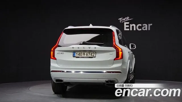 Volvo XC90 2021 — фото 4
