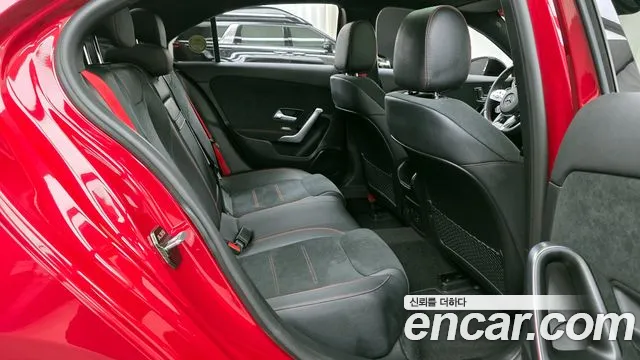 Mercedes-Benz A-Class 2023 — фото 12