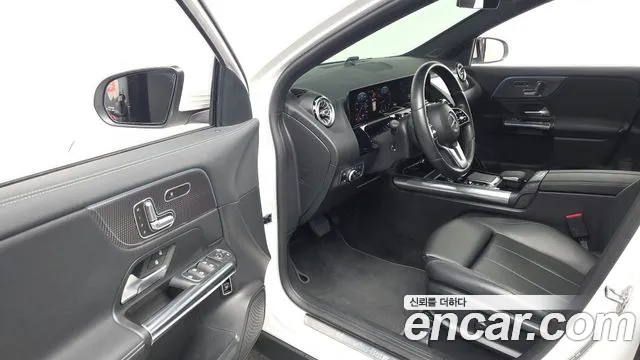 Mercedes-Benz GLA-Class 2021 — фото 11