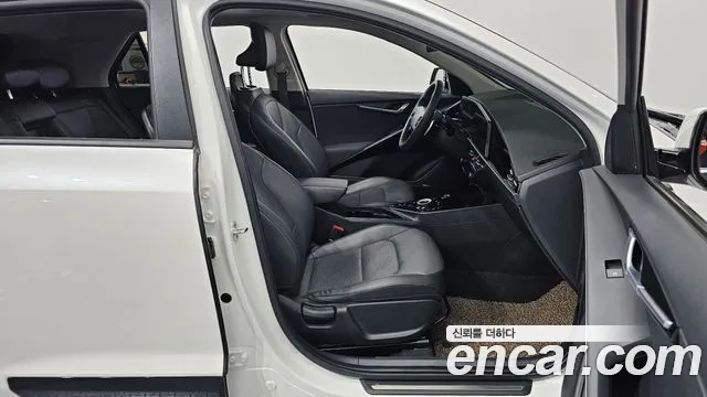 Kia Niro 2022 — фото 10