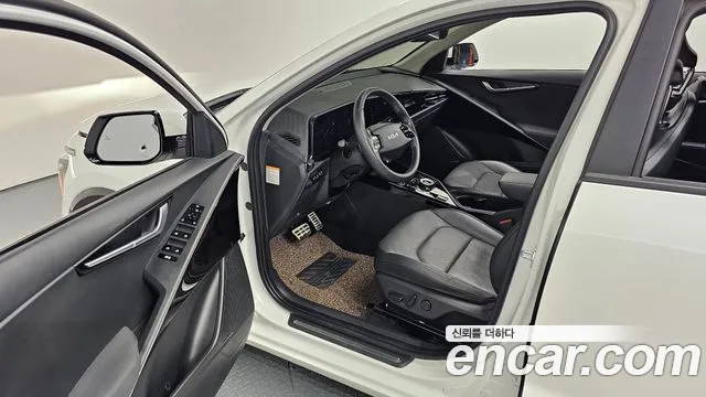 Kia Niro 2022 — фото 11